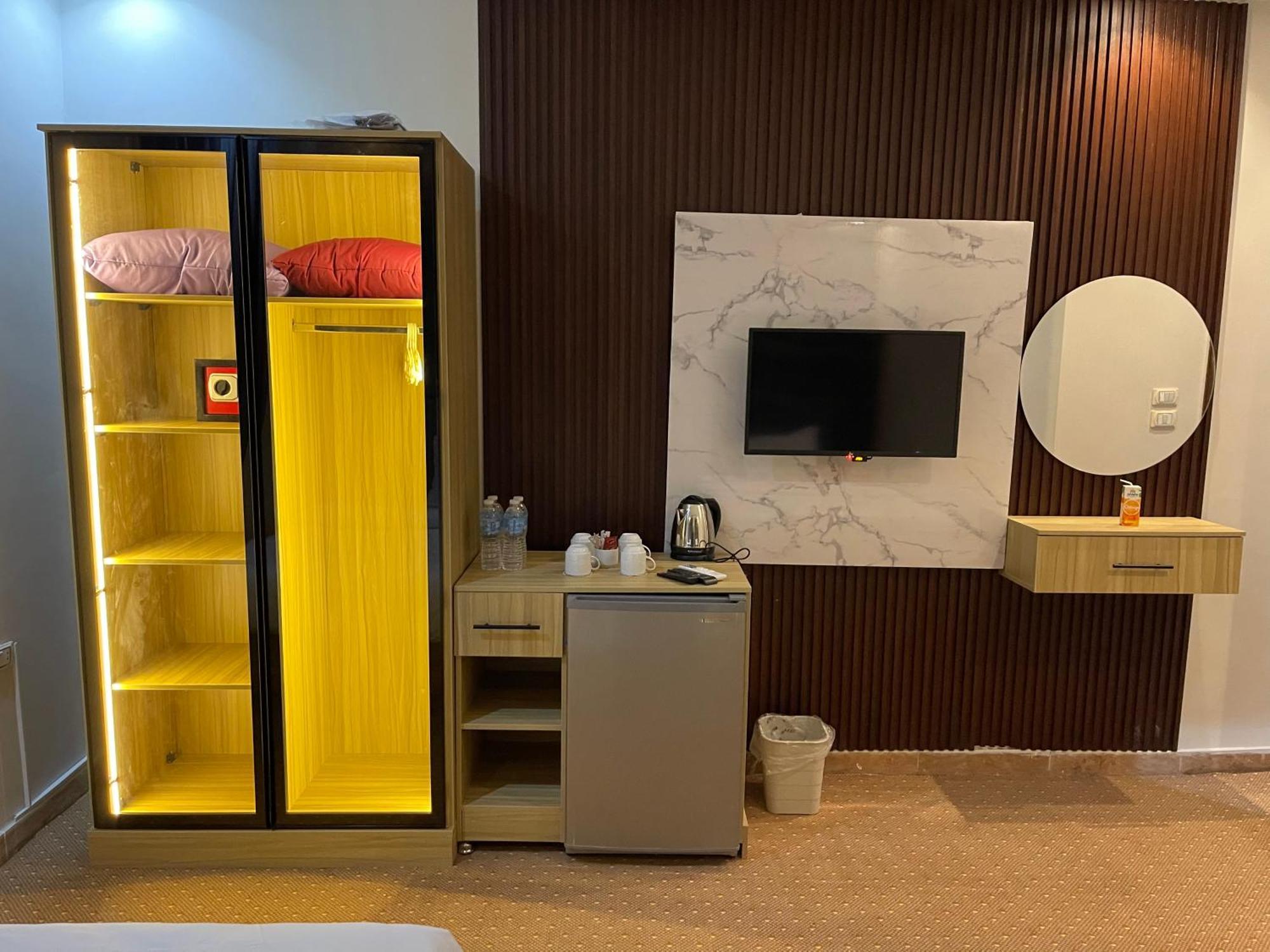 Royal Golden Pyramids Inn Giza Экстерьер фото