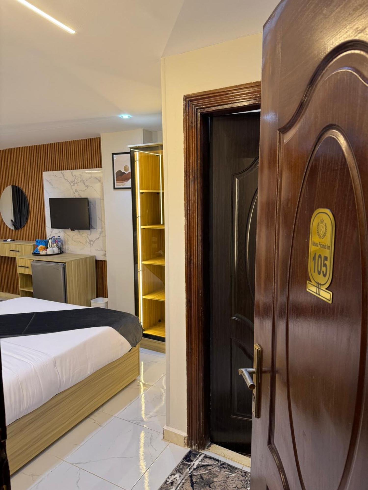 Royal Golden Pyramids Inn Giza Экстерьер фото